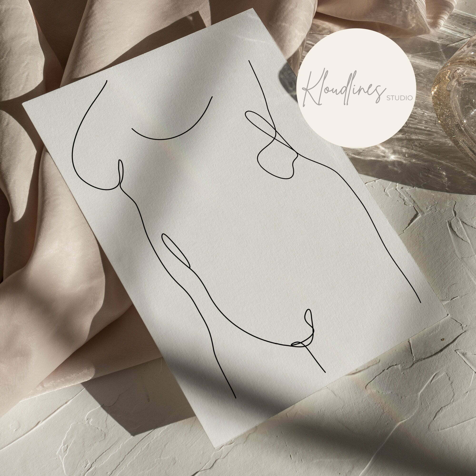 Ashley - Curvy Woman Poster Minimalist Wall Art Print